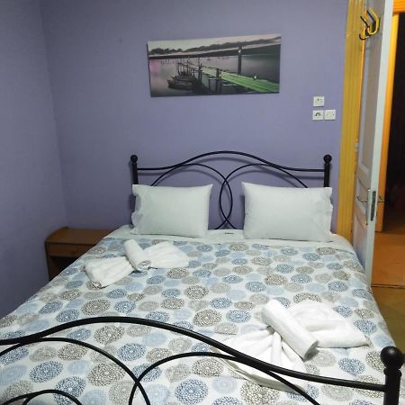 Pinguino Hostel Athens Exterior photo